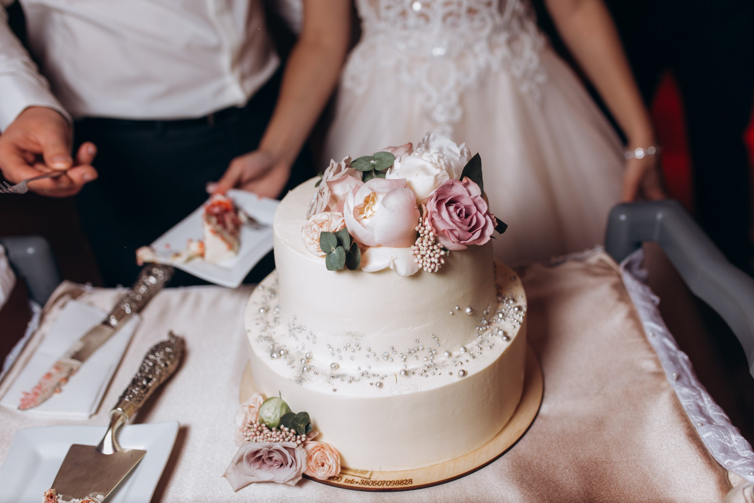 Guia Completo do bolo de casamento - 5 passos para escolher o bolo perfeito  e 15 estilos